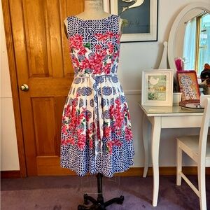 TALBOTS sleeveless floral-print dress!  Size 4! Never worn!